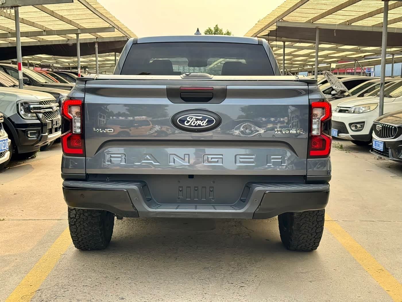 2023 Ford Ranger 银灰色, 26,900 km, China export – photo 5