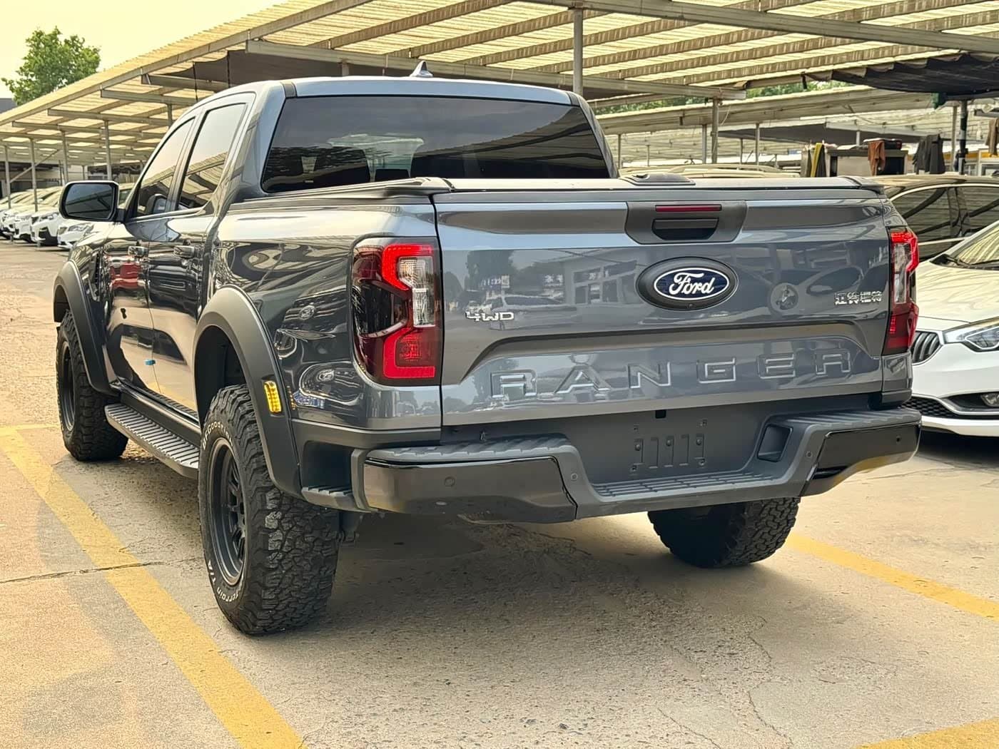 2023 Ford Ranger 银灰色, 26,900 km, China export – photo 6