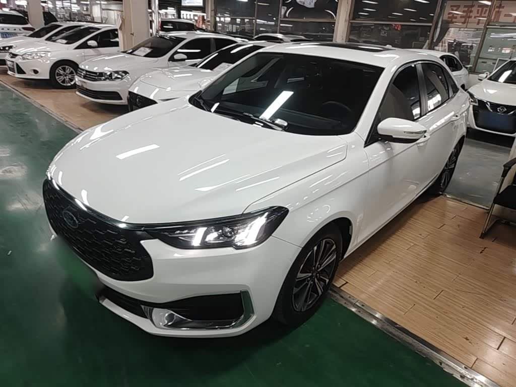 2021 Ford Escort White, 55,500 km, China export – photo 2