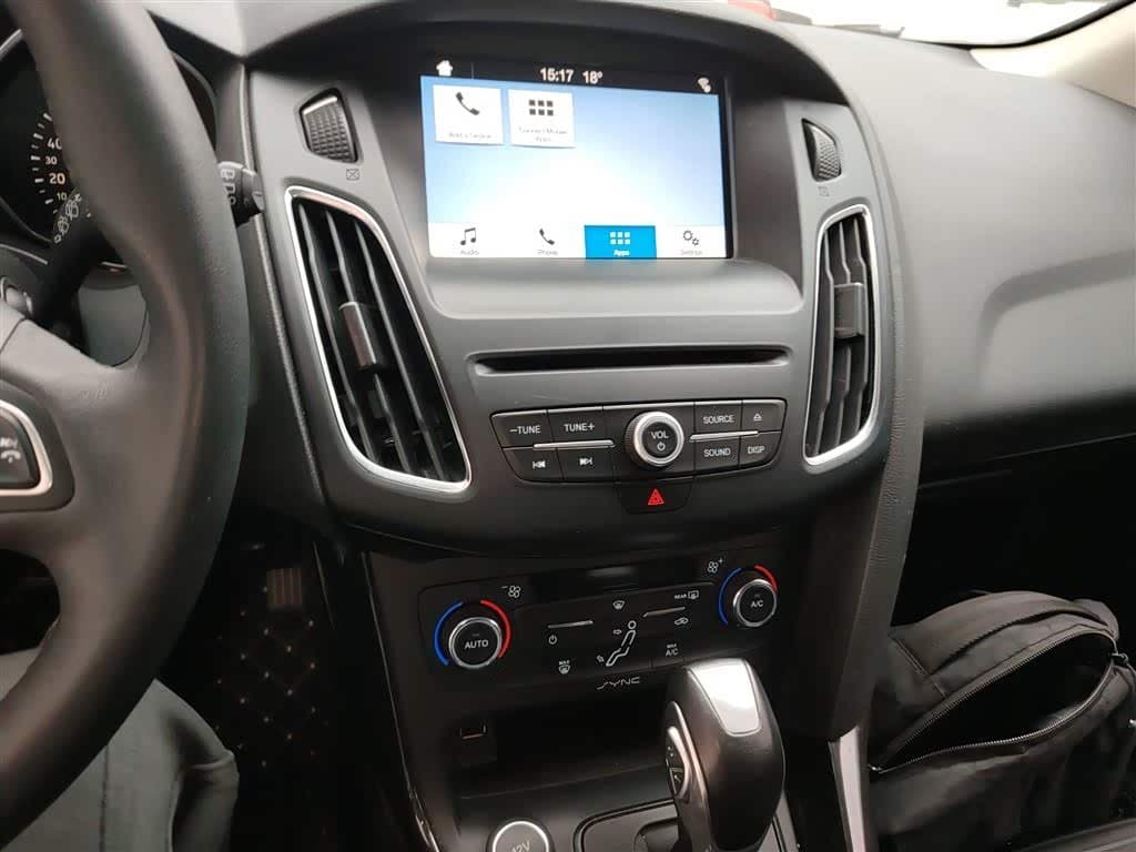 2015 Ford Focus White, 65,200 km, China export – photo 5
