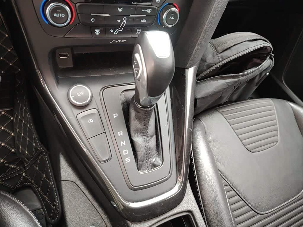 2015 Ford Focus White, 65,200 km, China export – photo 6