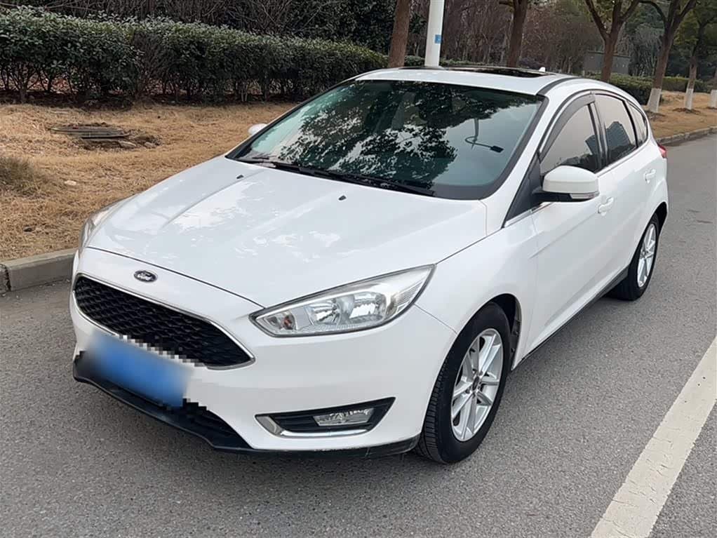 2015 Ford Focus White, 65,200 km, China export – photo 2