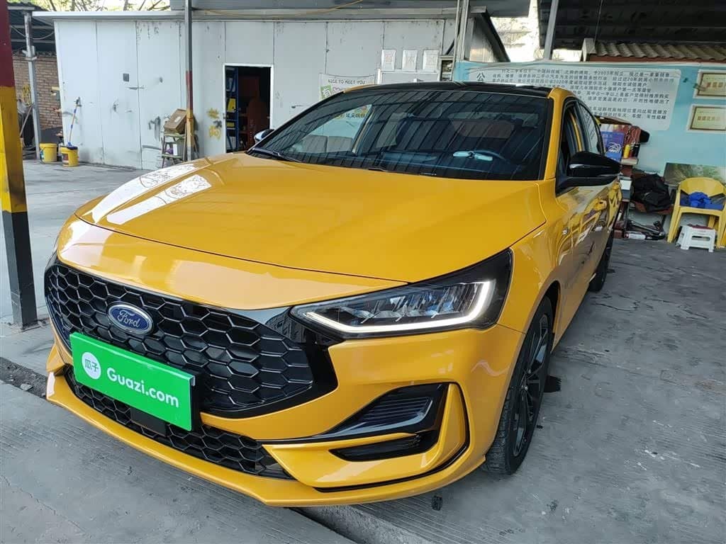 2022 Ford Focus Yellow, 31,100 km, China export – photo 1