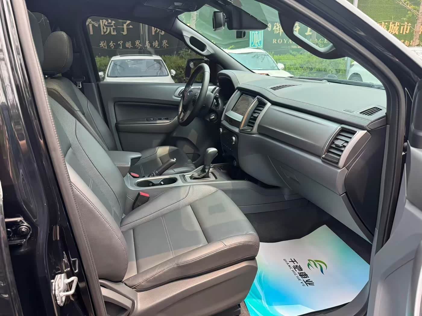 2017 Ford Everest Black, 40,000 km, China export – photo 7