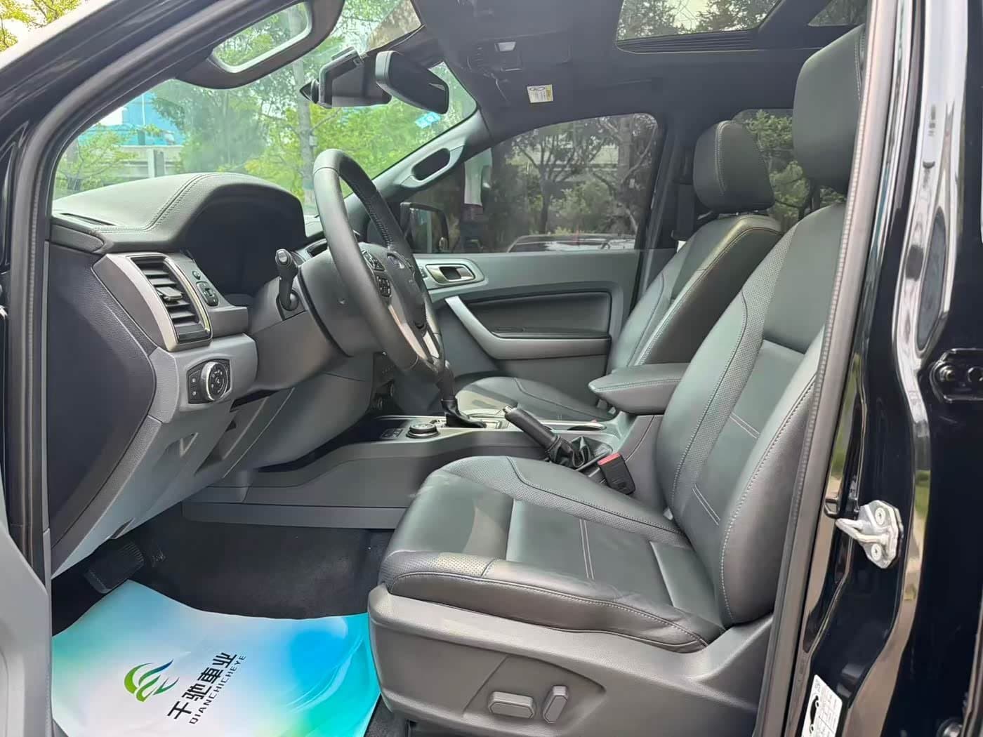 2017 Ford Everest Black, 40,000 km, China export – photo 5