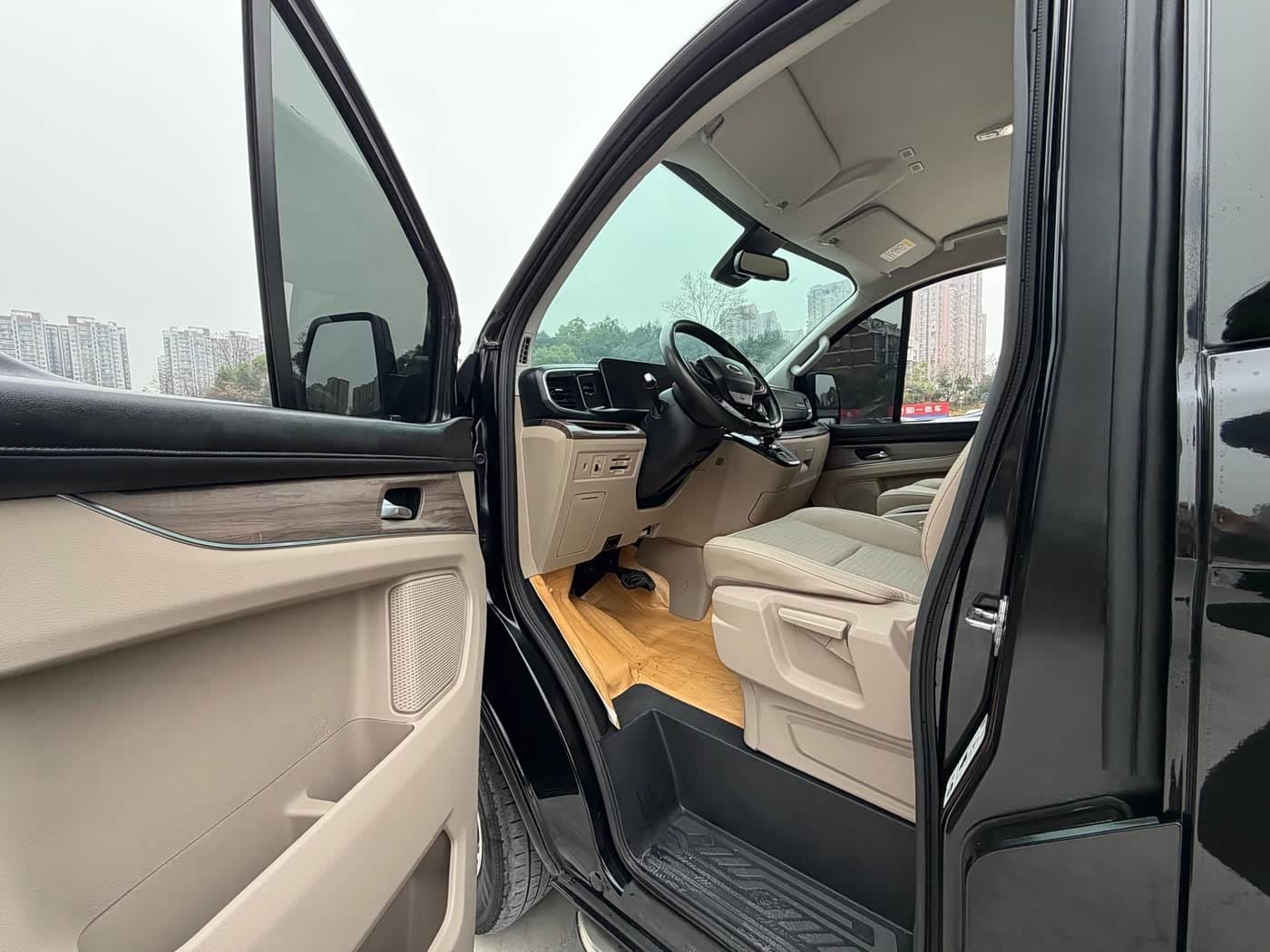 2023 Ford Tourneo Black, 50,000 km, China export – photo 4