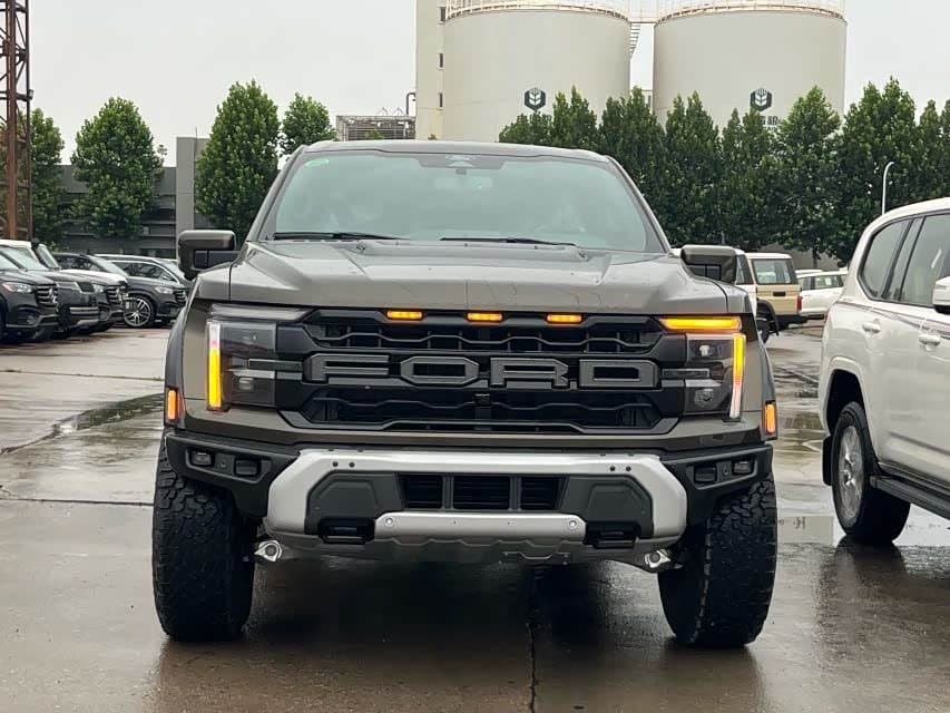 2025 Ford F-150 Raptor 银灰色, 100 km, China export – photo 2