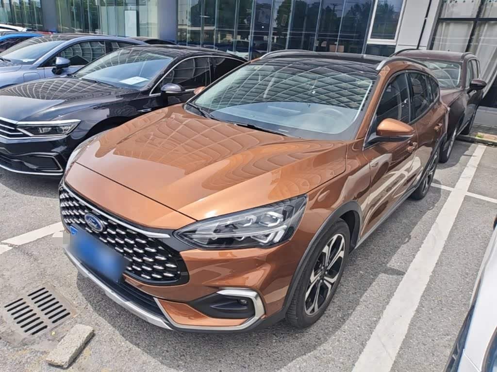 2020 Ford Focus Champagne, 69,900 km, China export – photo 2