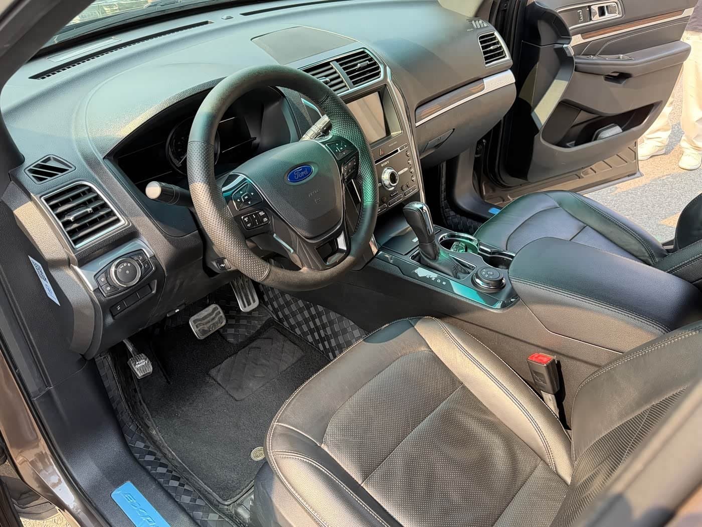 2015 Ford Explorer Champagne, 90,000 km, China export – photo 4