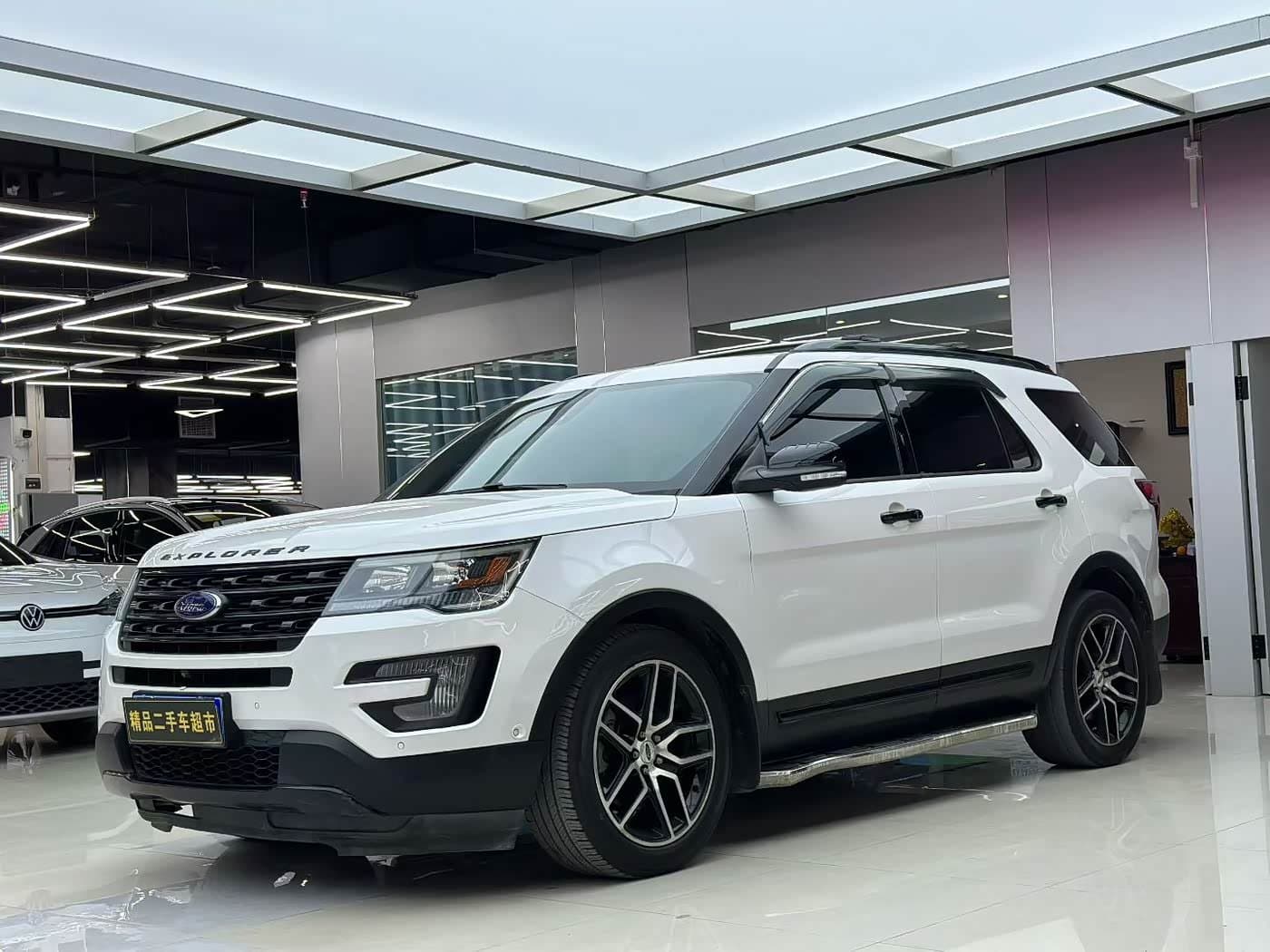 2016 Ford Explorer White, 127,000 km, China export – photo 2