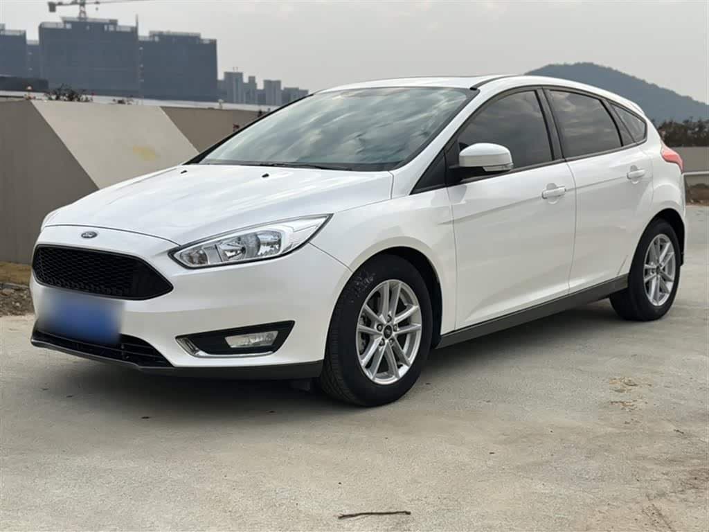 2015 Ford Focus White, 46,700 km, China export – photo 1