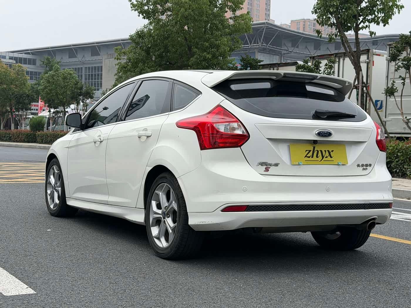 2012 Ford Focus White, 102,000 km, China export – photo 5