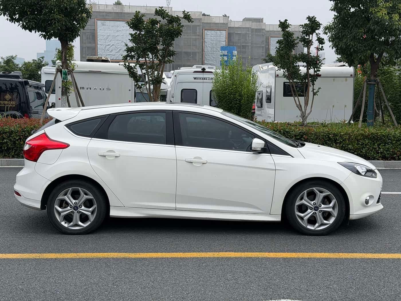 2012 Ford Focus White, 102,000 km, China export – photo 4