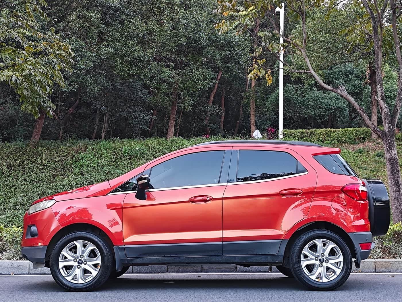 2013 Ford EcoSport Red, 60,000 km, China export – photo 4
