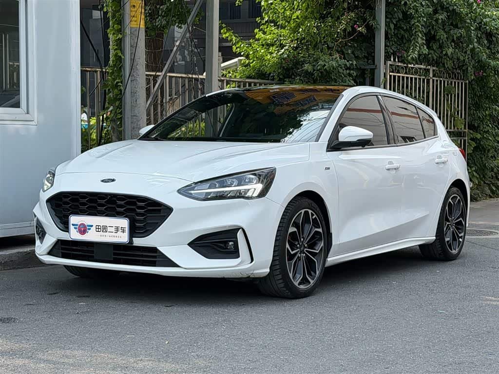 2019 Ford Focus White, 33,000 km, China export – photo 1