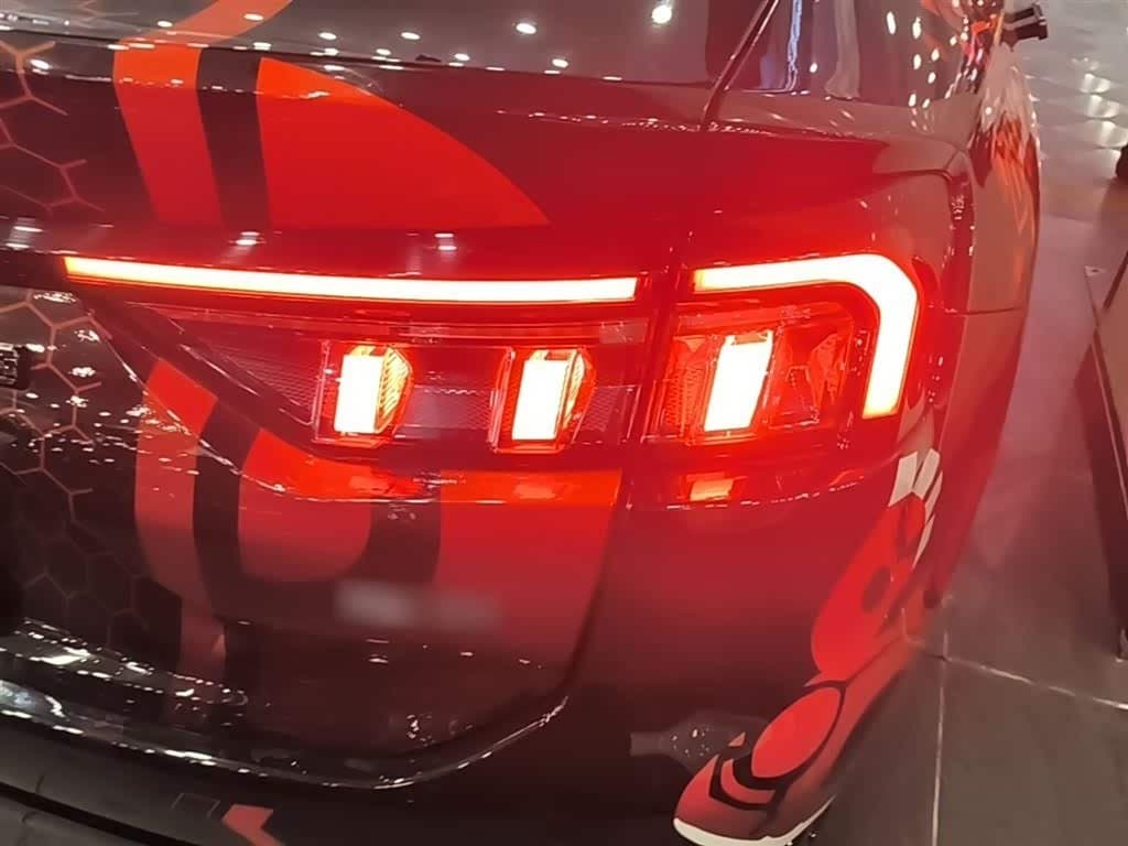 2022 Ford Mondeo Red, 31,400 km, China export – photo 7