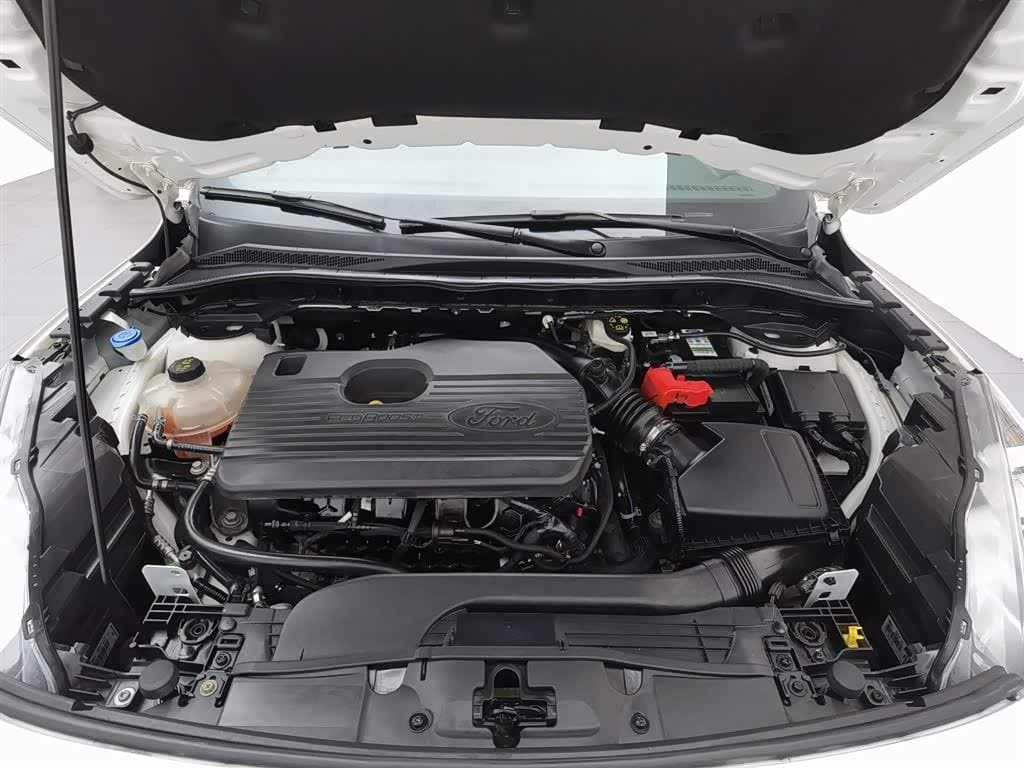 2019 Ford Escape White, 83,800 km, China export – photo 6