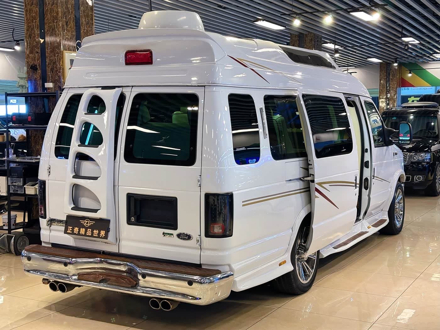 2011 Ford E350 White, 60,000 km, China export – photo 4