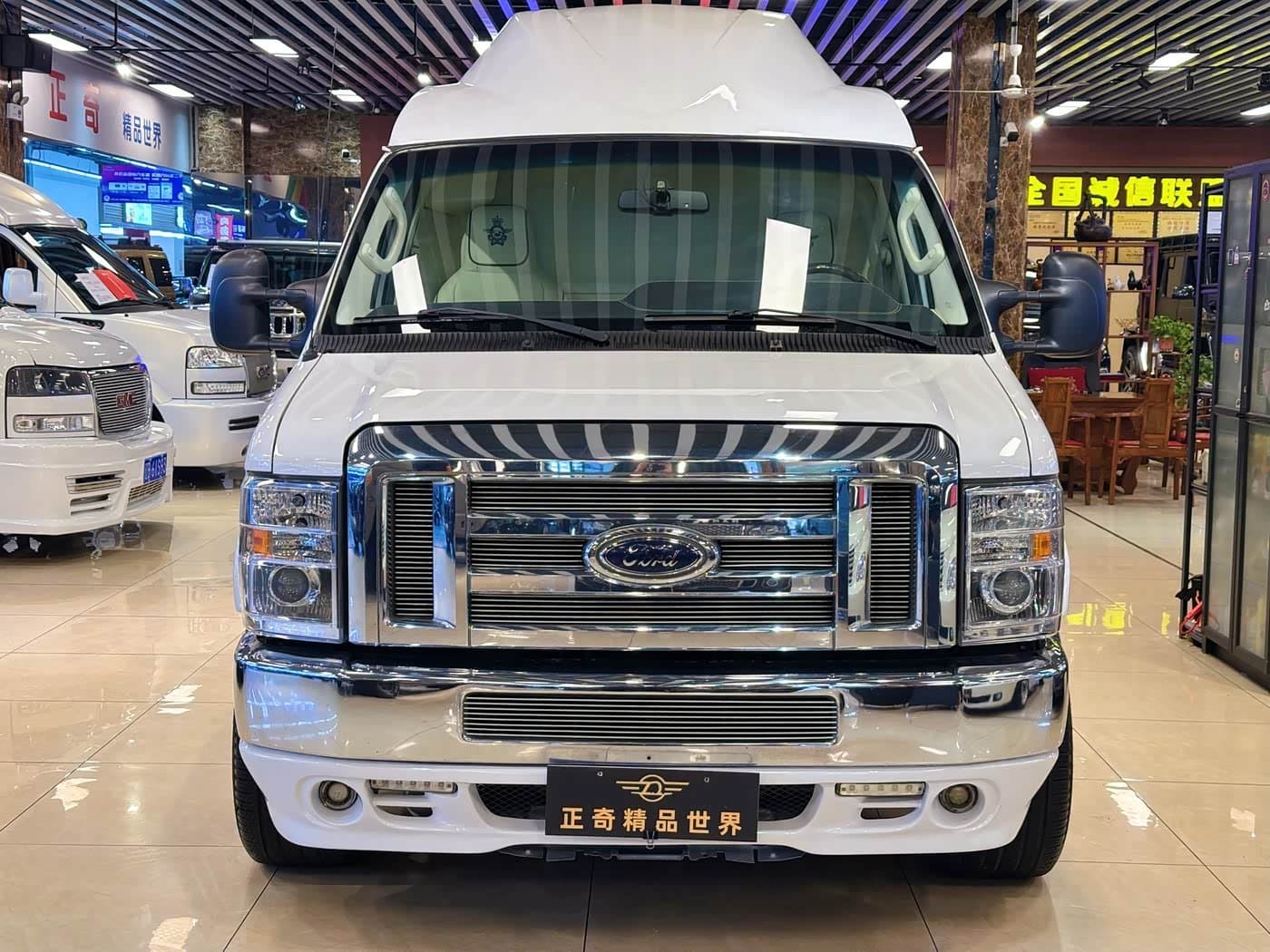 2011 Ford E350 White, 60,000 km, China export – photo 2