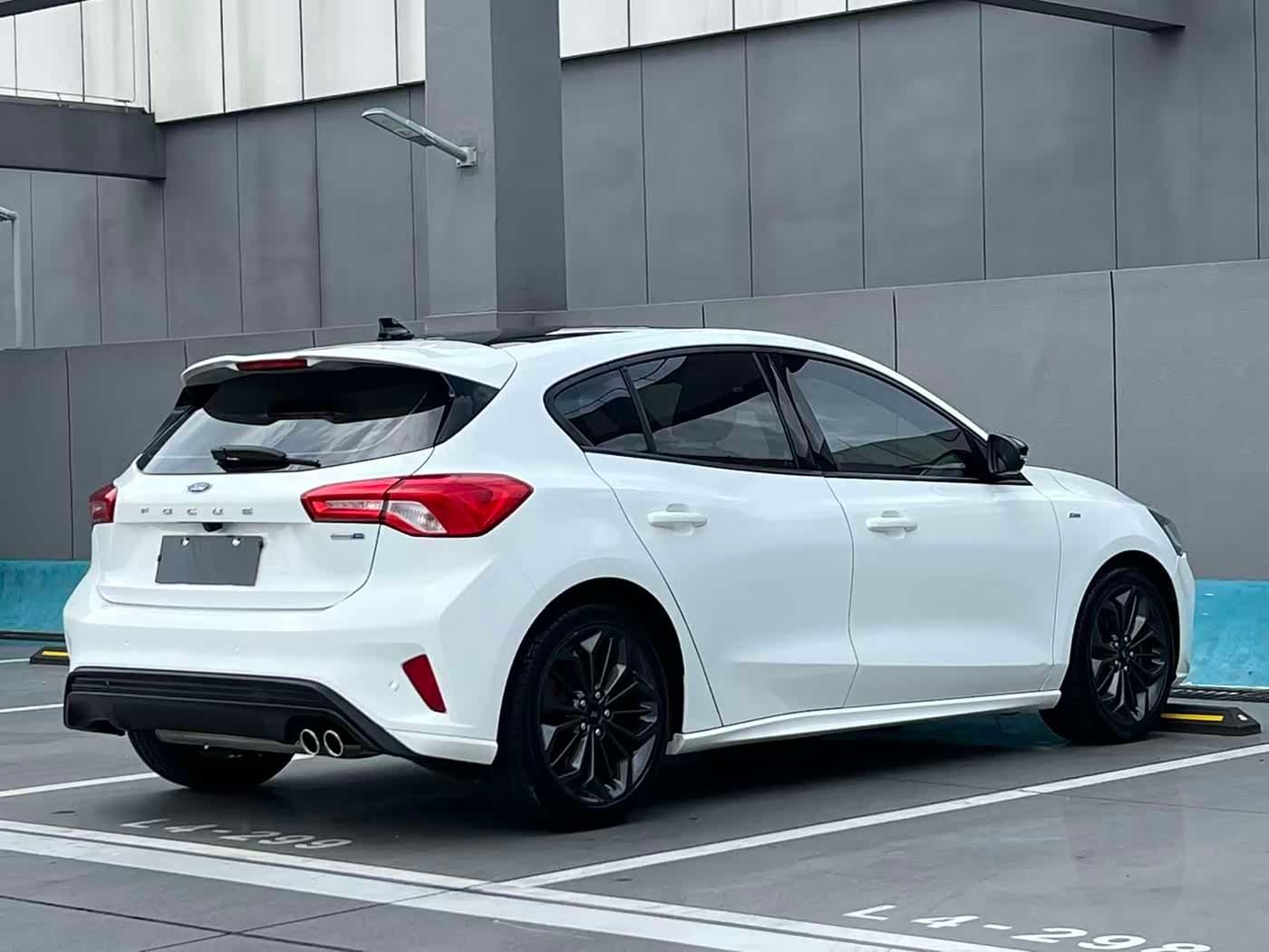 2022 Ford Focus White, 36,000 km, China export – photo 6