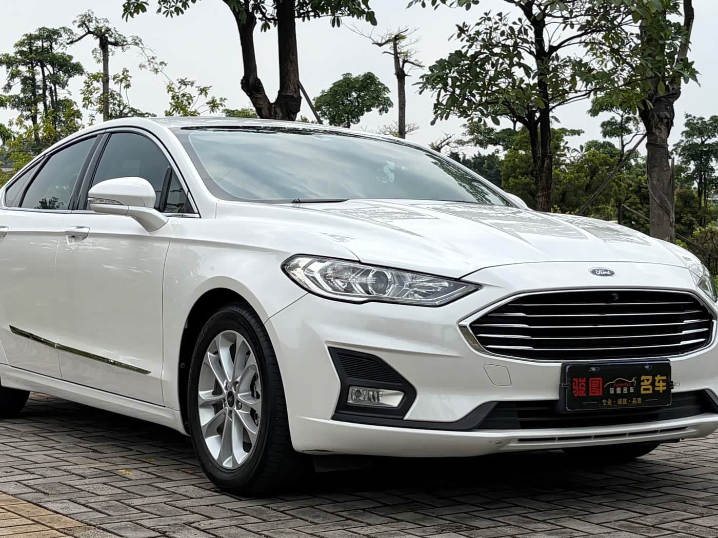 2020 Ford Mondeo White, 22,000 km, China export – photo 3