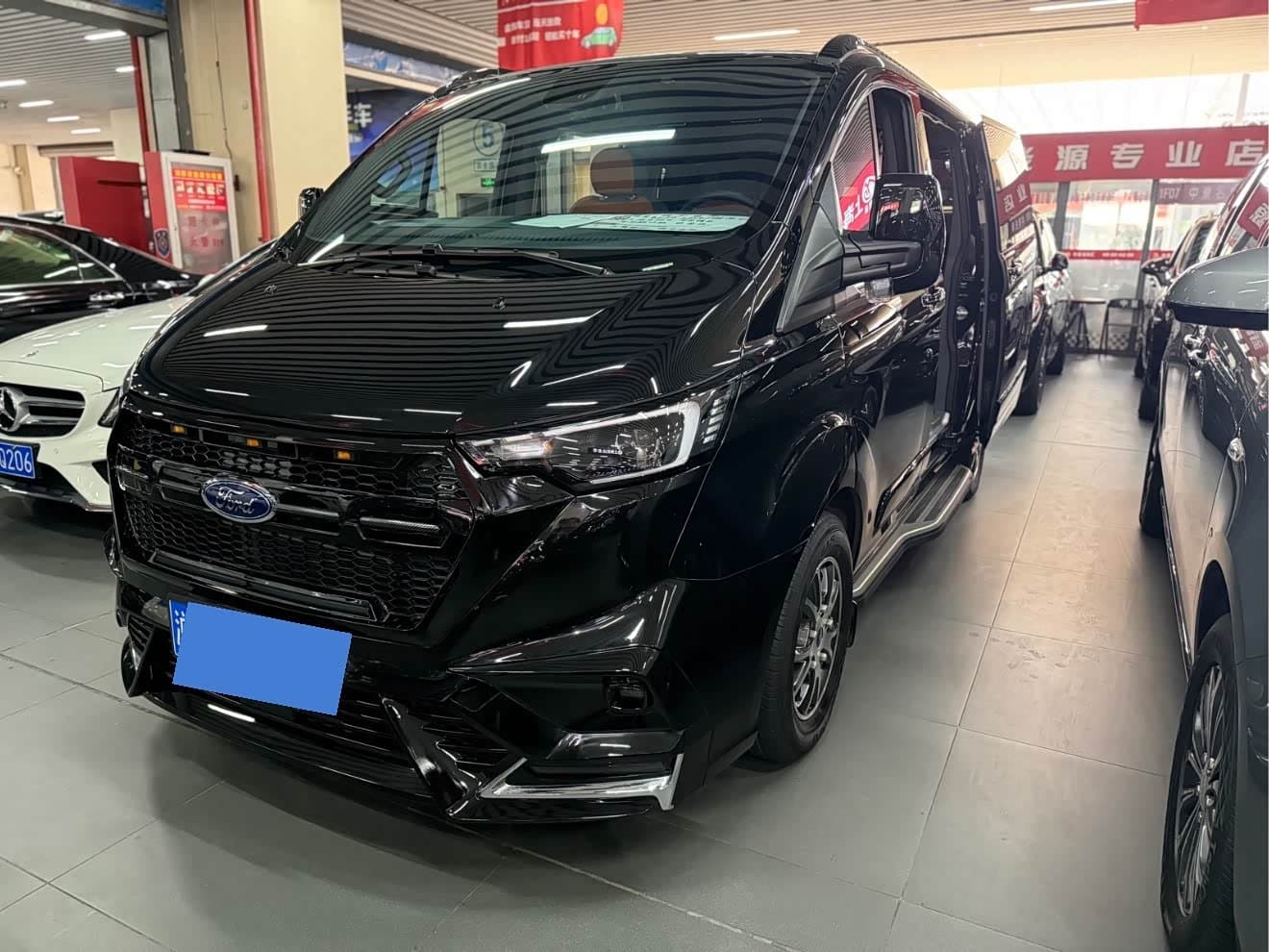 2024 Ford Tourneo Black, 9,000 km, China export – photo 1