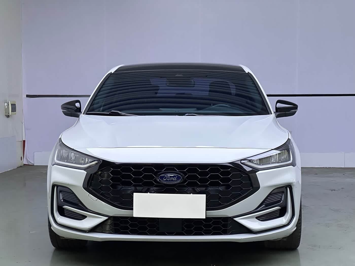 2022 Ford Focus 银灰色, 58,000 km, China export – photo 2