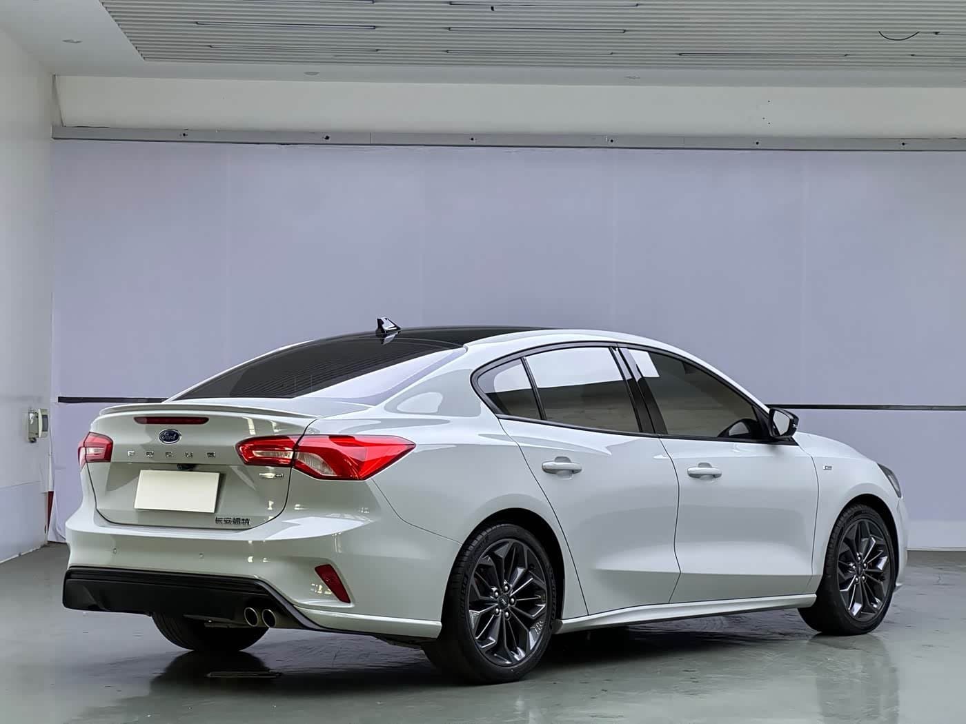 2022 Ford Focus 银灰色, 58,000 km, China export – photo 6