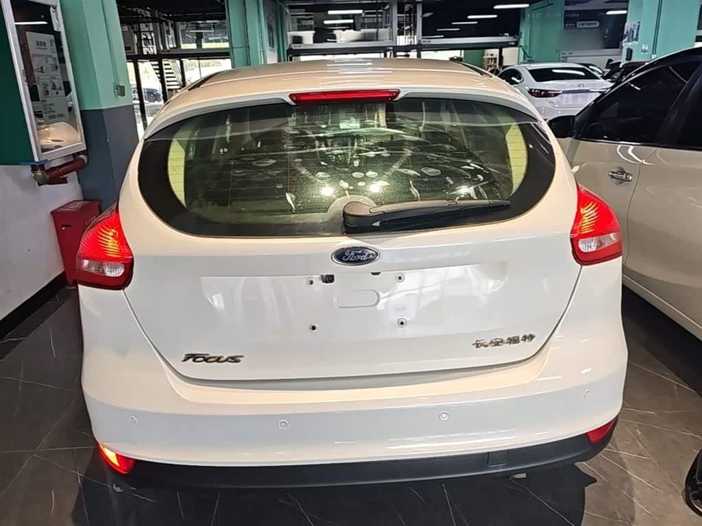 2015 Ford Focus White, 85,400 km, China export – photo 6