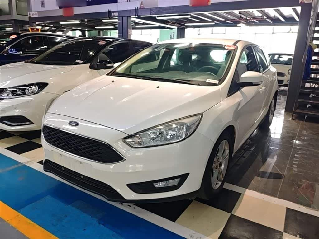 2015 Ford Focus White, 85,400 km, China export – photo 1