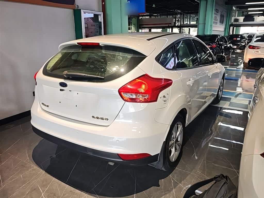 2015 Ford Focus White, 85,400 km, China export – photo 7