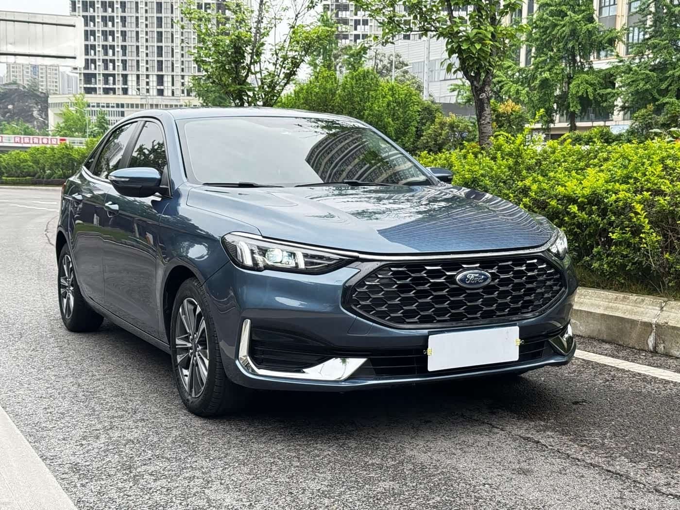 2021 Ford Escort Blue, 30,000 km, China export – photo 3