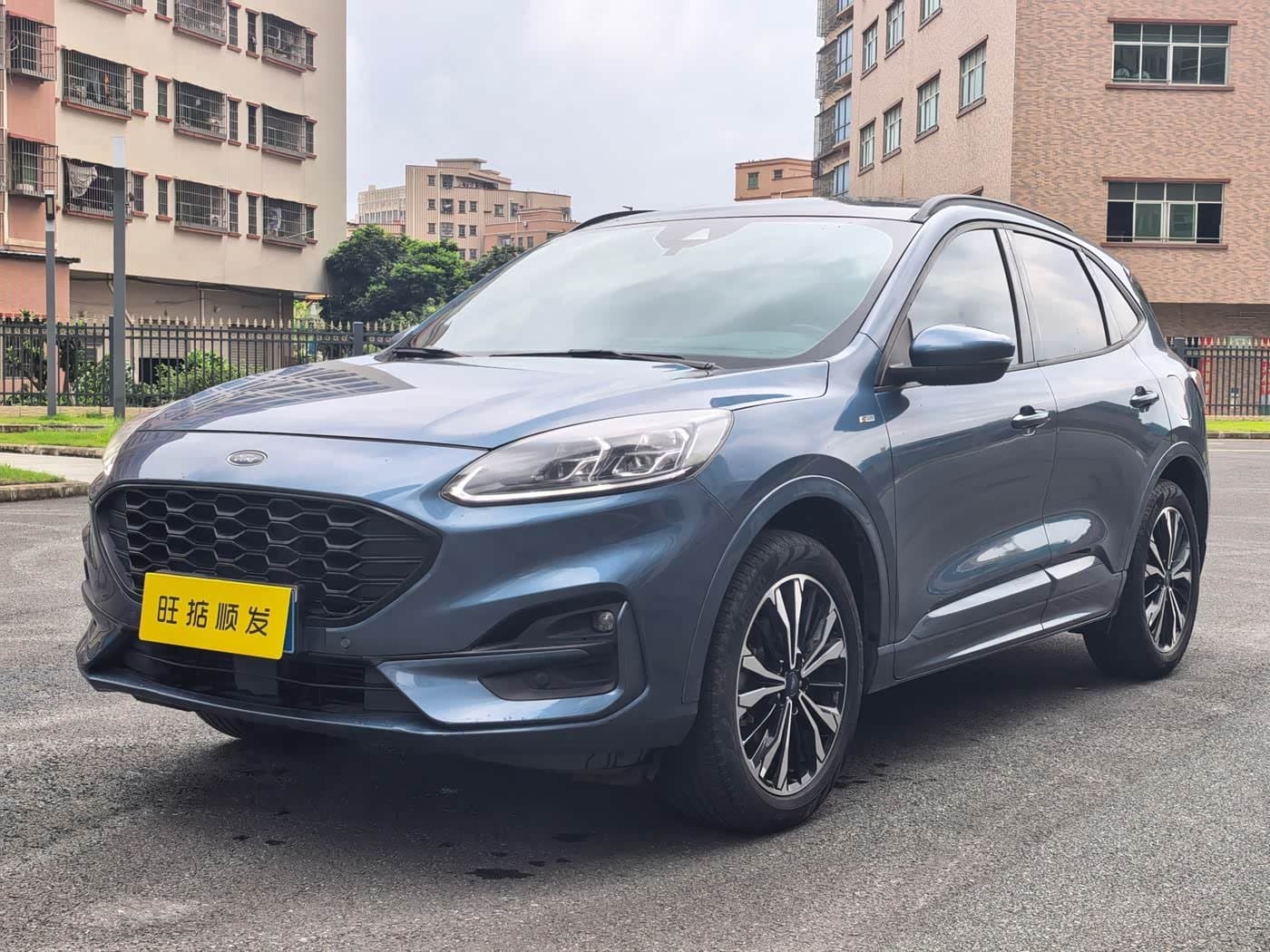 2019 Ford Escape Blue, 64,000 km, China export – photo 1