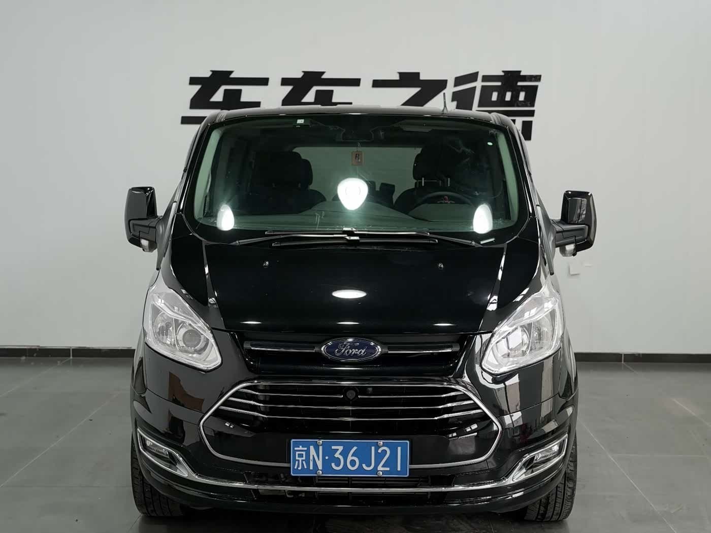 2020 Ford Tourneo Black, 57,000 km, China export – photo 3