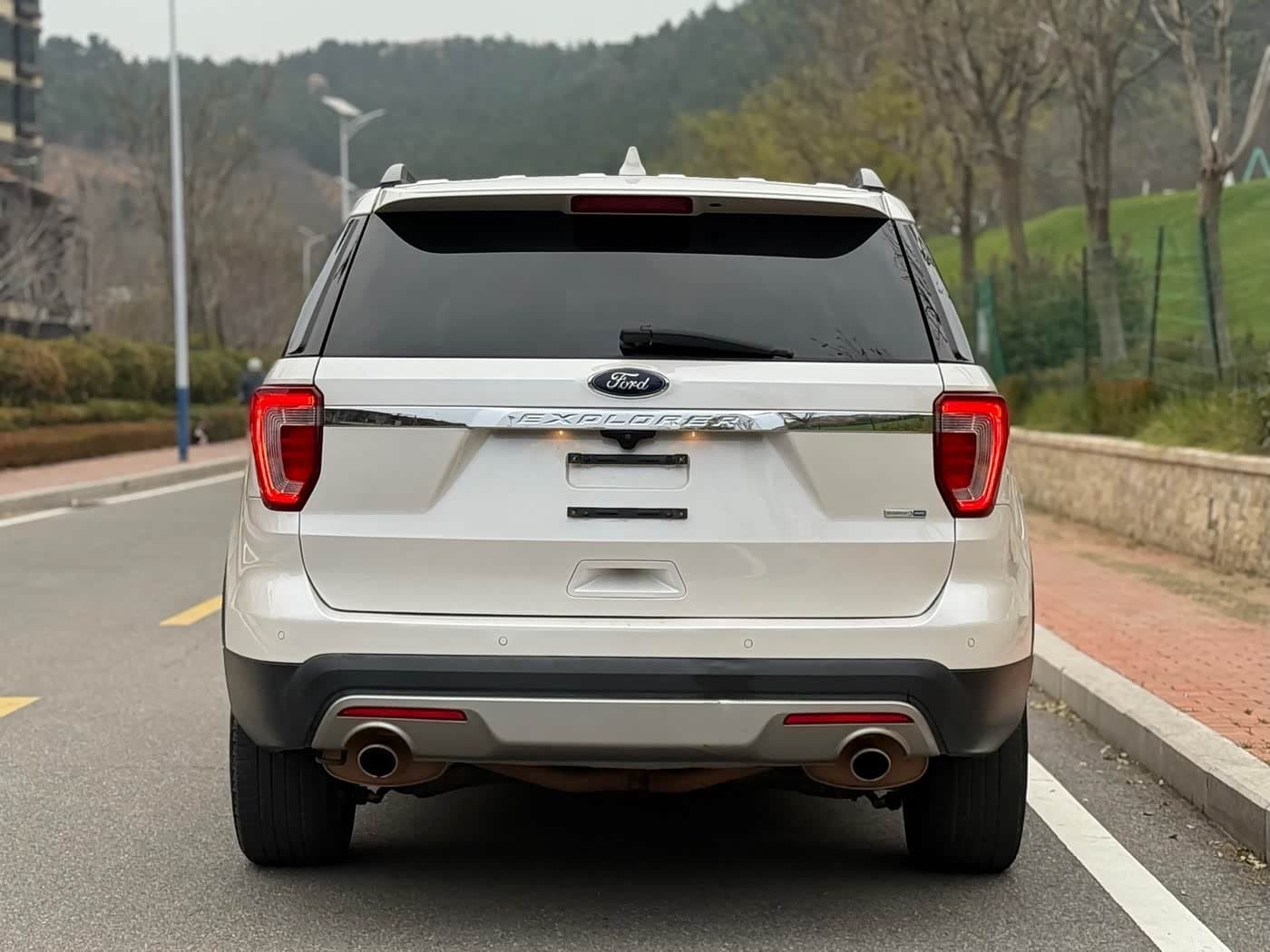 2015 Ford Explorer White, 100,000 km, China export – photo 4