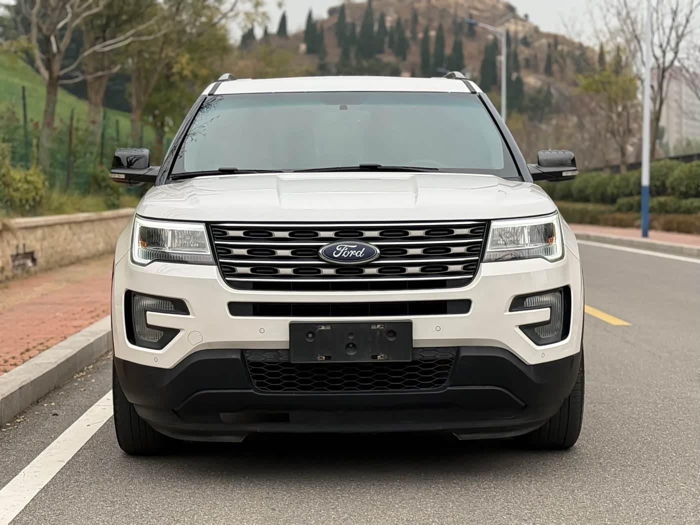 2015 Ford Explorer White, 100,000 km, China export – photo 2