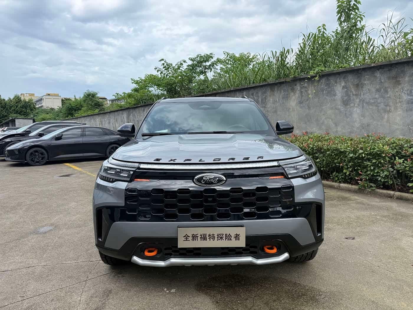 2025 Ford Explorer 银灰色, 10 km, China export – photo 1