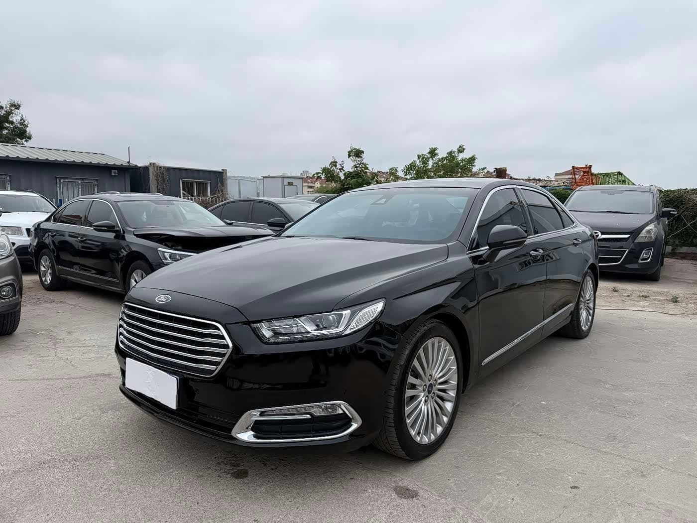 2018 Ford Taurus Black, 70,000 km, China export – photo 1