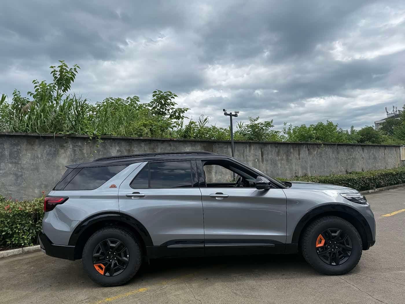 2025 Ford Explorer 银灰色, 10 km, China export – photo 5
