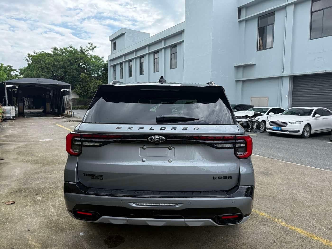 2025 Ford Explorer 银灰色, 10 km, China export – photo 6
