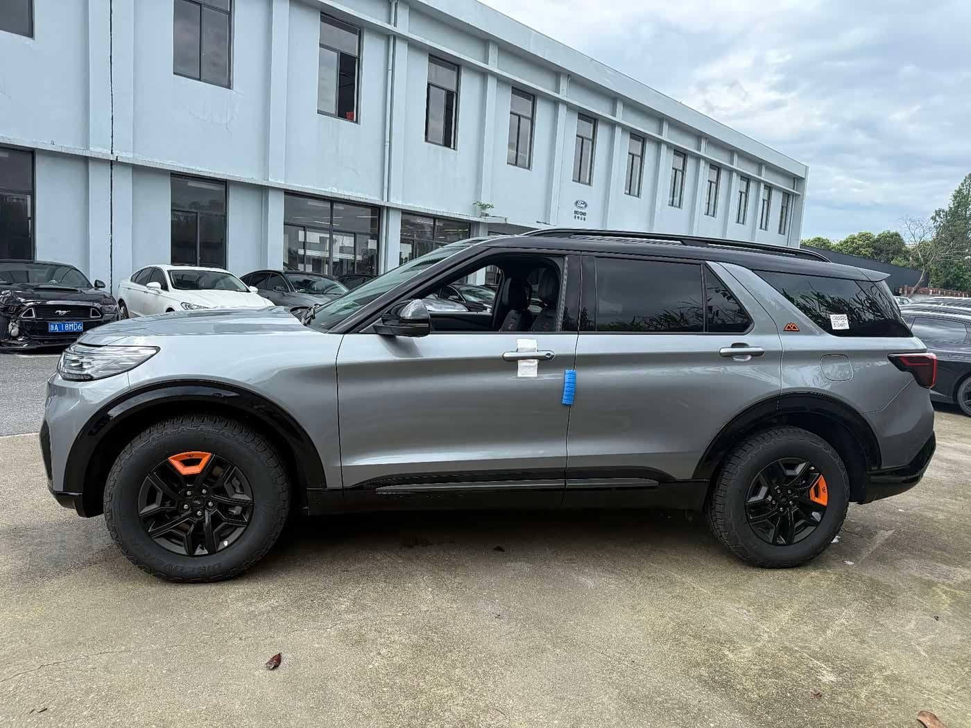 2025 Ford Explorer 银灰色, 10 km, China export – photo 4