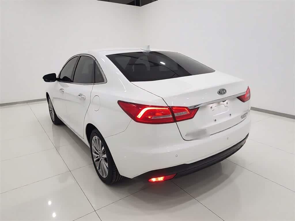2018 Ford Escort White, 91,700 km, China export – photo 5