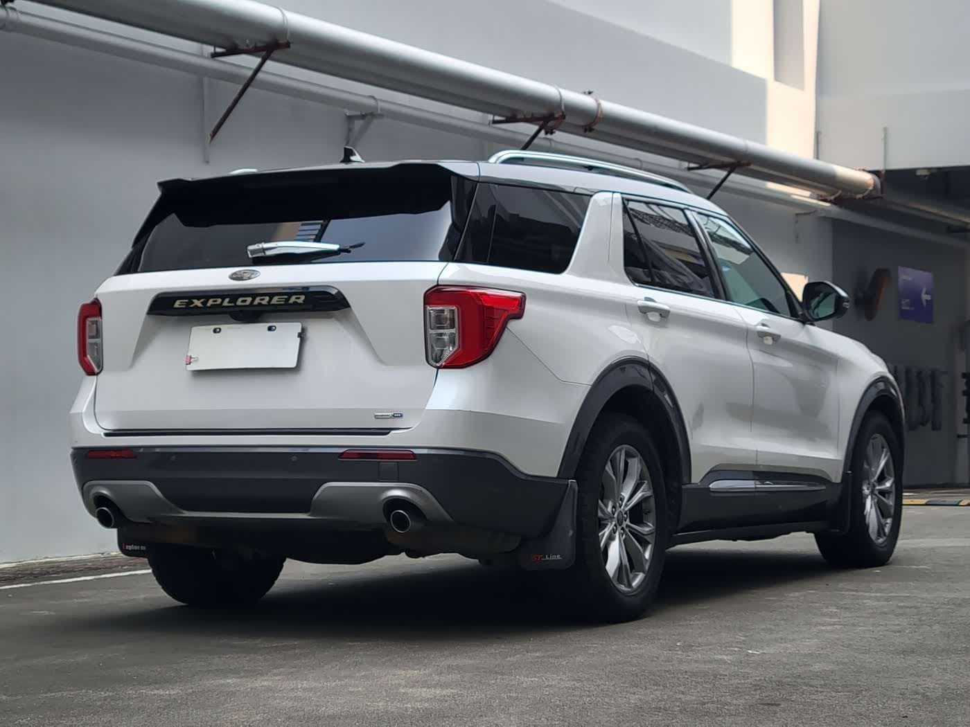 2020 Ford Explorer White, 130,000 km, China export – photo 3