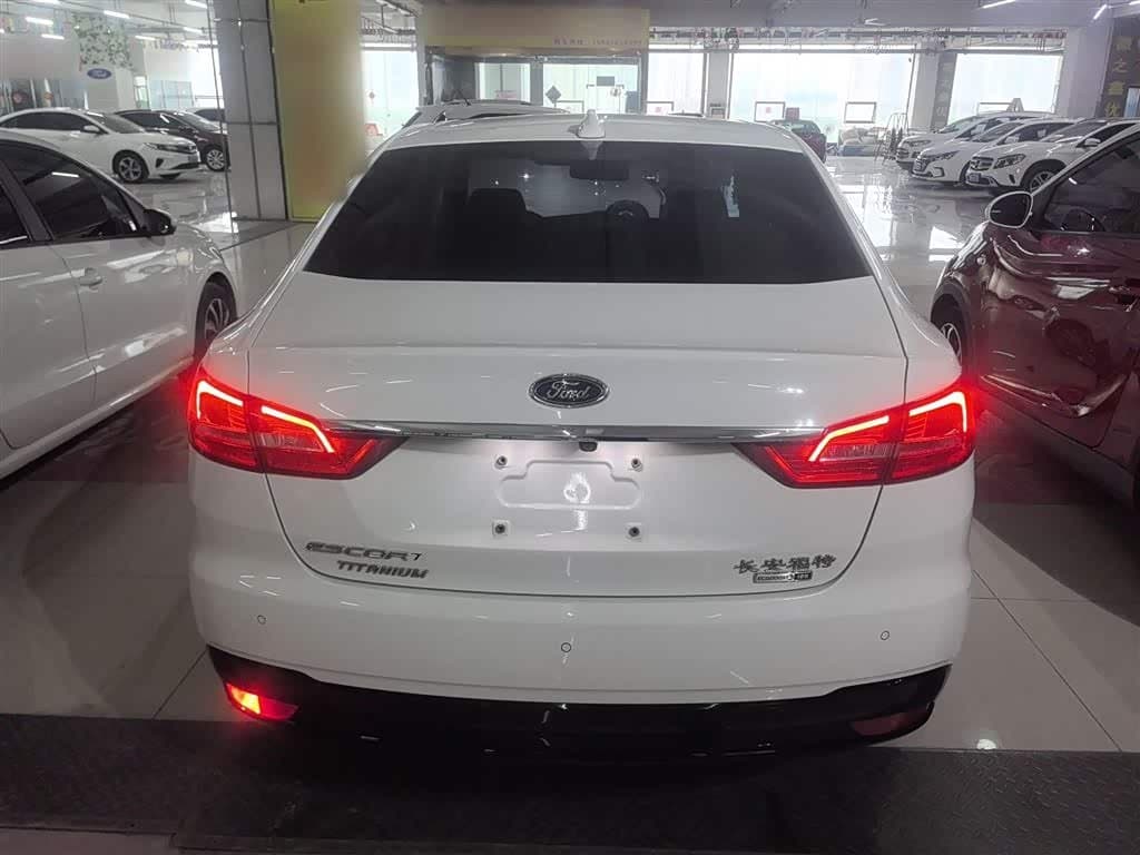 2018 Ford Escort White, 91,700 km, China export – photo 6