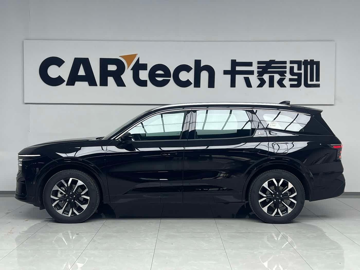 2025 Ford Edge Black, 2,000 km, China export – photo 3