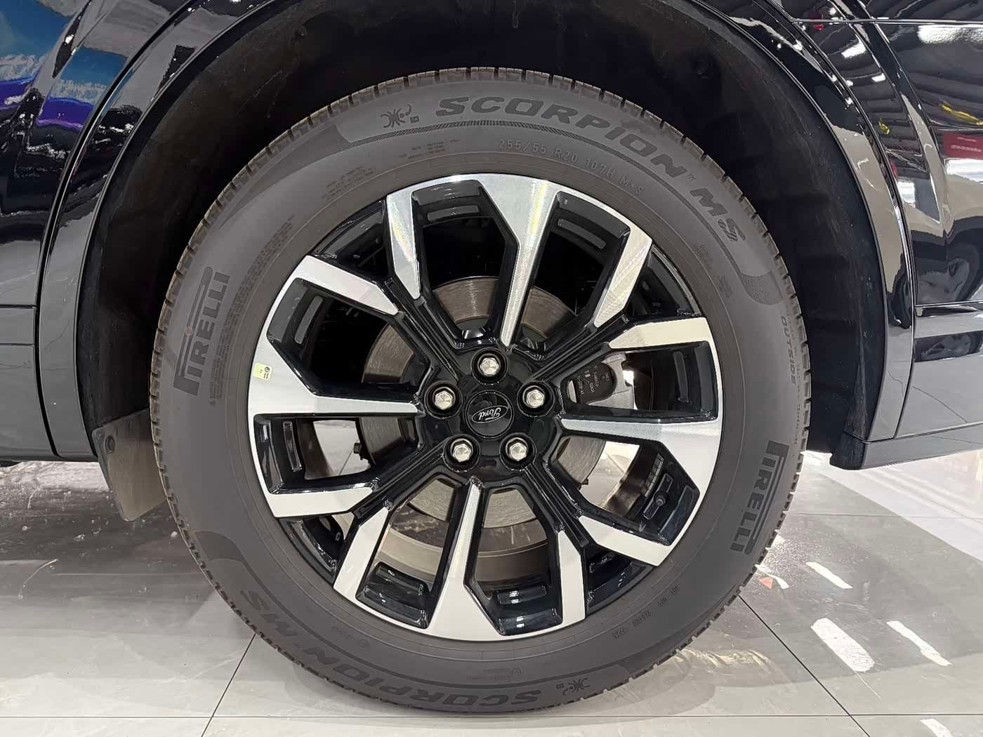 2025 Ford Edge Black, 2,000 km, China export – photo 5