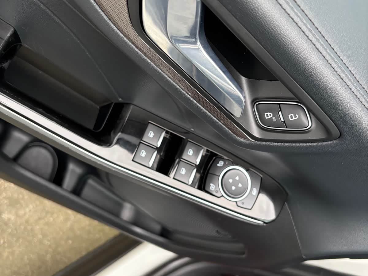 2020 Ford Escape White, 60,000 km, China export – photo 5