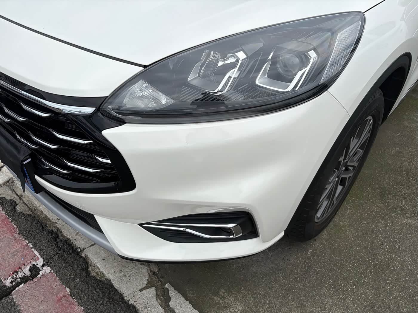 2020 Ford Escape White, 60,000 km, China export – photo 3