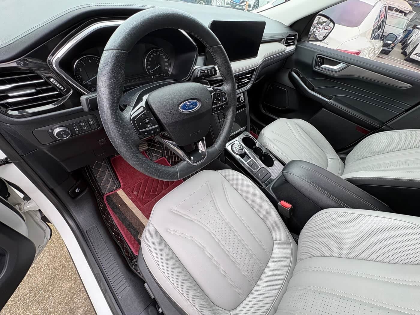 2020 Ford Escape White, 60,000 km, China export – photo 7