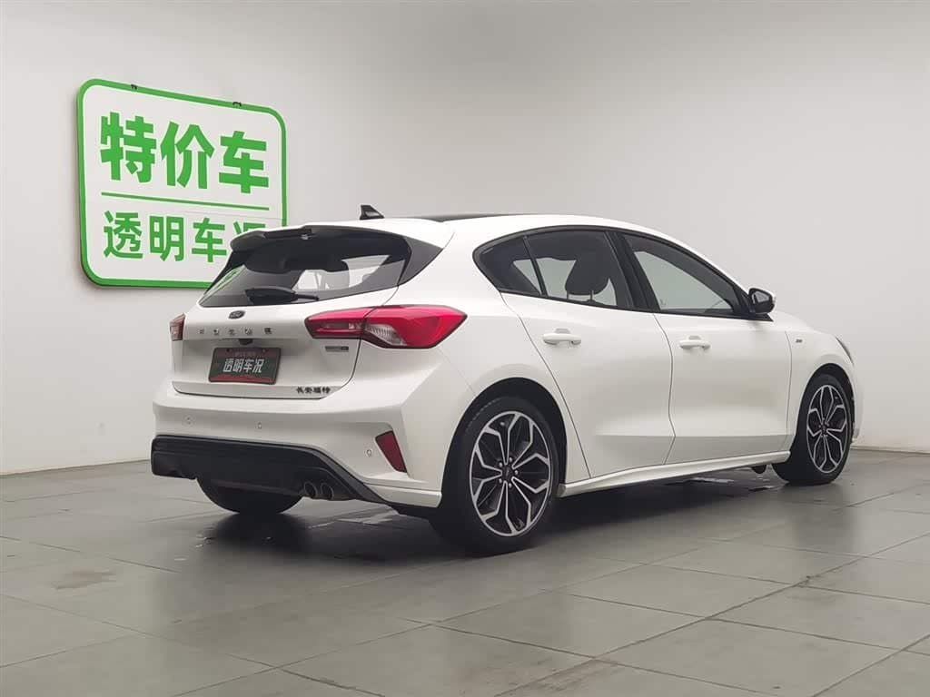 2020 Ford Focus White, 44,800 km, China export – photo 2